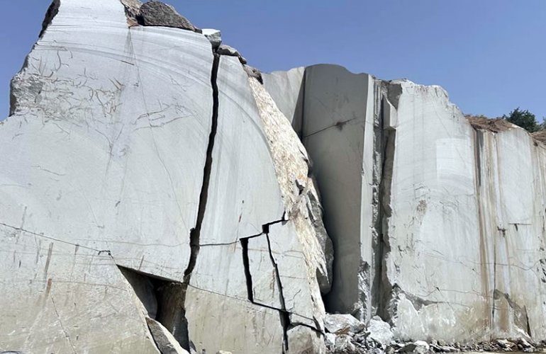 Hisar Gri Granit Blok Taş